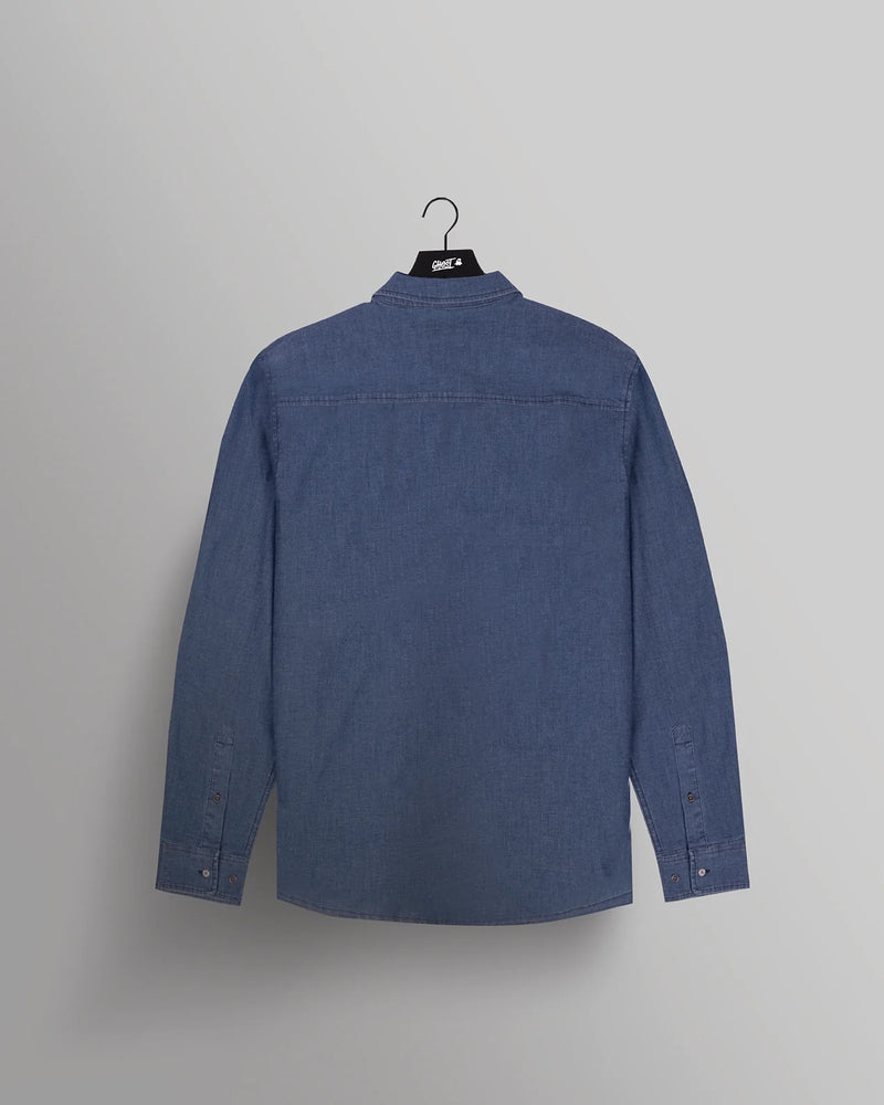 GHOST® APRÈS CHAMBRAY BUTTON UP | MEDIUM WASH
